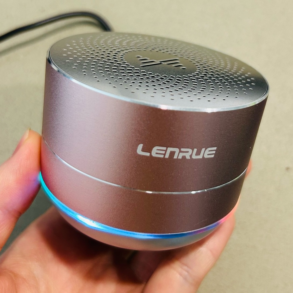 Portable Wireless Bluetooth Speaker(Rose Gold)